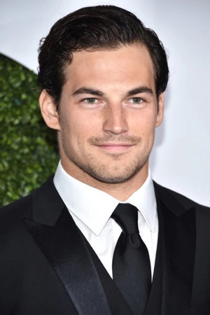 Giacomo Gianniotti ()